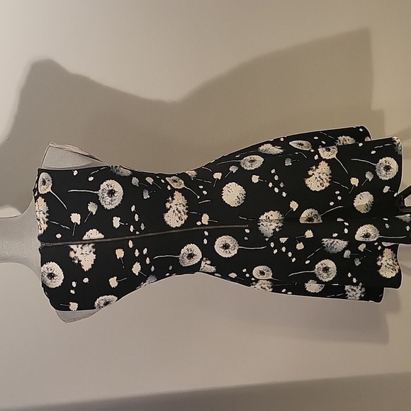 Material Girl, Black & White Heart Cutout Dress, Size: S - Picture 4 of 6